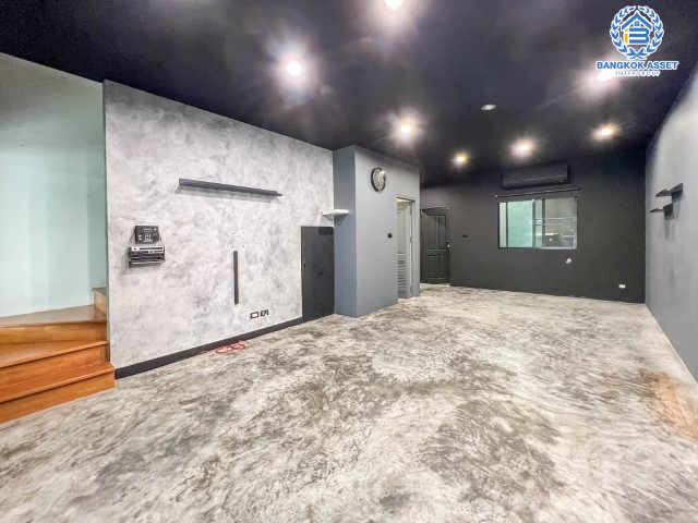 *****ทาวน์เฮ้าส์มือสองย่านนนทบุรี ม.โมดิวิลล่า ปิ่นเกล้า-วงแหวนฯ เนื้อที่มากถึงเกือบ 19 ตร.ว. ฟังก์ชัน 3 ห้องนอน 2 ห้องน้ำ 2 ที่จอดรถ บ้านสภาพใหม่ พร้อมเข้าอยู่ บนทำเลเยี่ยม เชื่อมต่อหลายเส้นทาง ถ.กาญจนาฯ, ถ.บรมราชชนนี ใกล้ทางด่วน "ศรีรัช"...